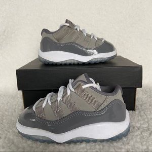 Jordan 11 Retro low Medium Grey 🤍